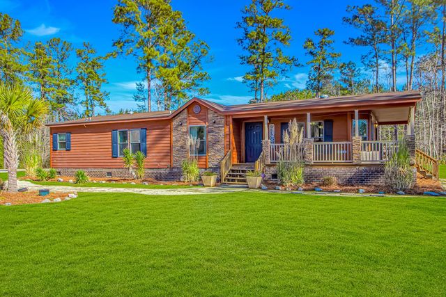 81 Silver Pond Ln, Hemingway, SC 29554