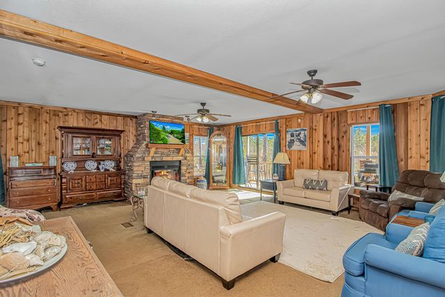 81 Silver Pond Ln, Hemingway, SC 29554