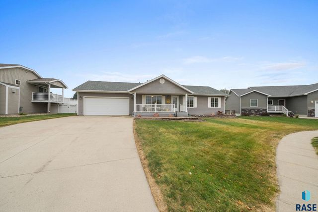 300 W 8th St Street, Dell Rapids, SD 57022