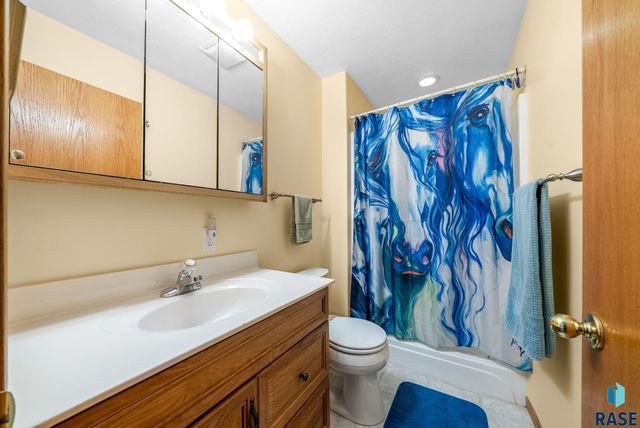 300 W 8th St Street, Dell Rapids, SD 57022