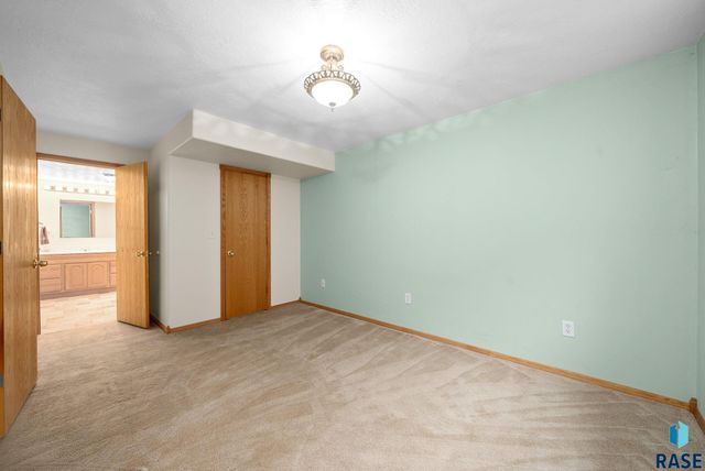 300 W 8th St Street, Dell Rapids, SD 57022