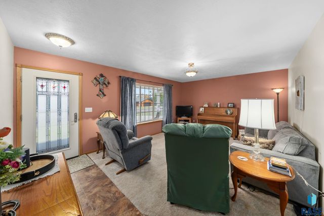 300 W 8th St Street, Dell Rapids, SD 57022