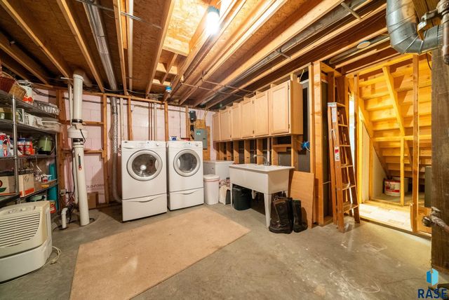 300 W 8th St Street, Dell Rapids, SD 57022