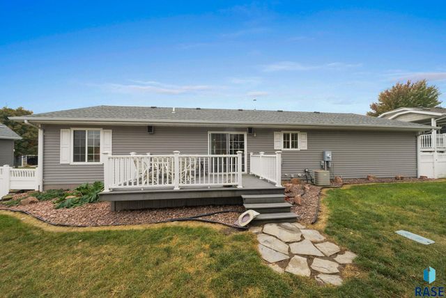 300 W 8th St Street, Dell Rapids, SD 57022