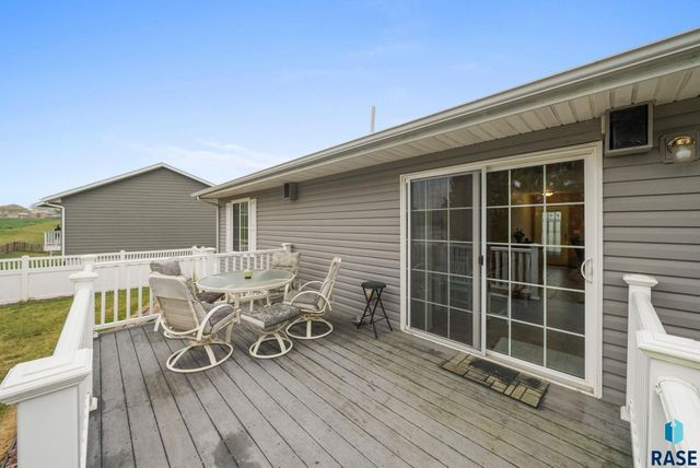 300 W 8th St Street, Dell Rapids, SD 57022