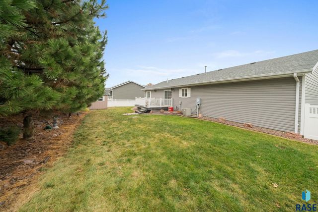 300 W 8th St Street, Dell Rapids, SD 57022