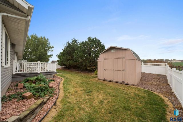 300 W 8th St Street, Dell Rapids, SD 57022