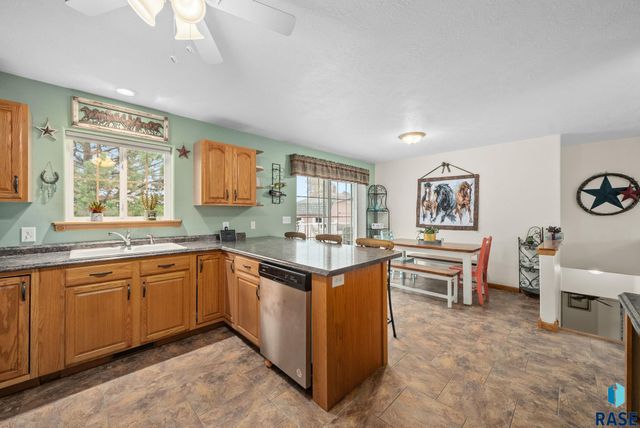 300 W 8th St Street, Dell Rapids, SD 57022