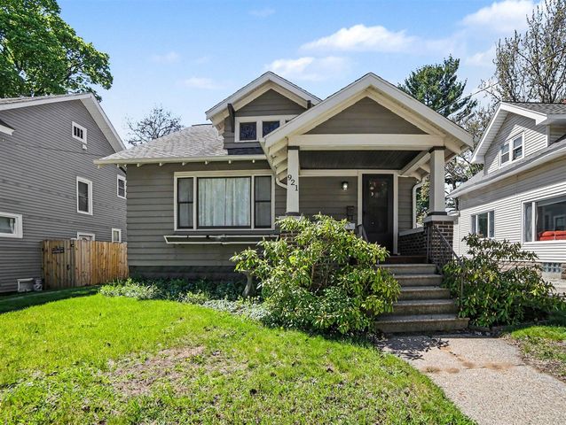 921 Ireland Avenue, Muskegon, MI 49441