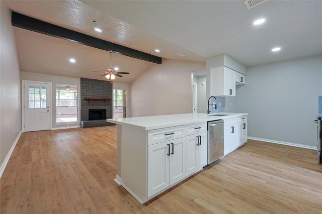 6208 Silver Leaf Drive, League City, TX 77573