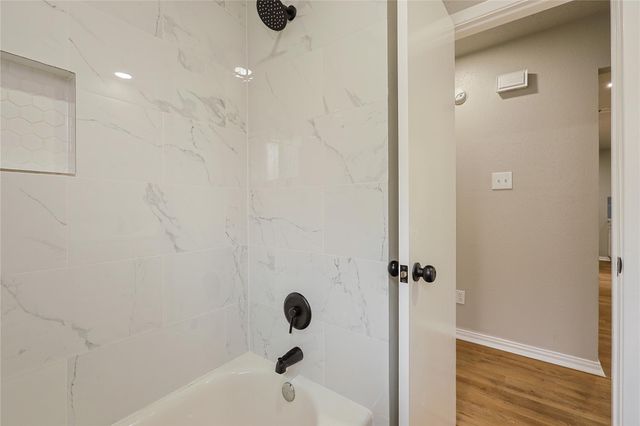 6208 Silver Leaf Drive, League City, TX 77573