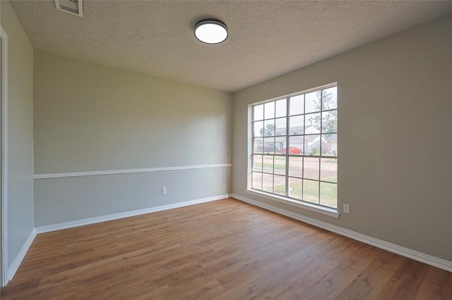 6208 Silver Leaf Drive, League City, TX 77573
