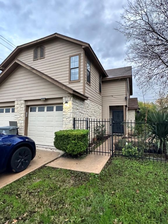 2001 KIRKSEY DR B, Austin, TX 78741