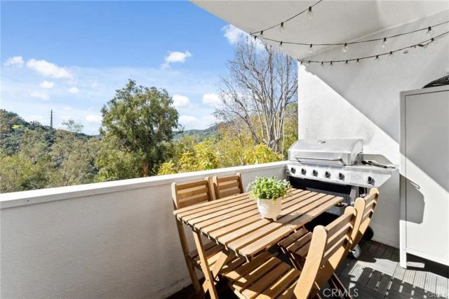 1935 Alpha Road 314, Glendale, CA 91208