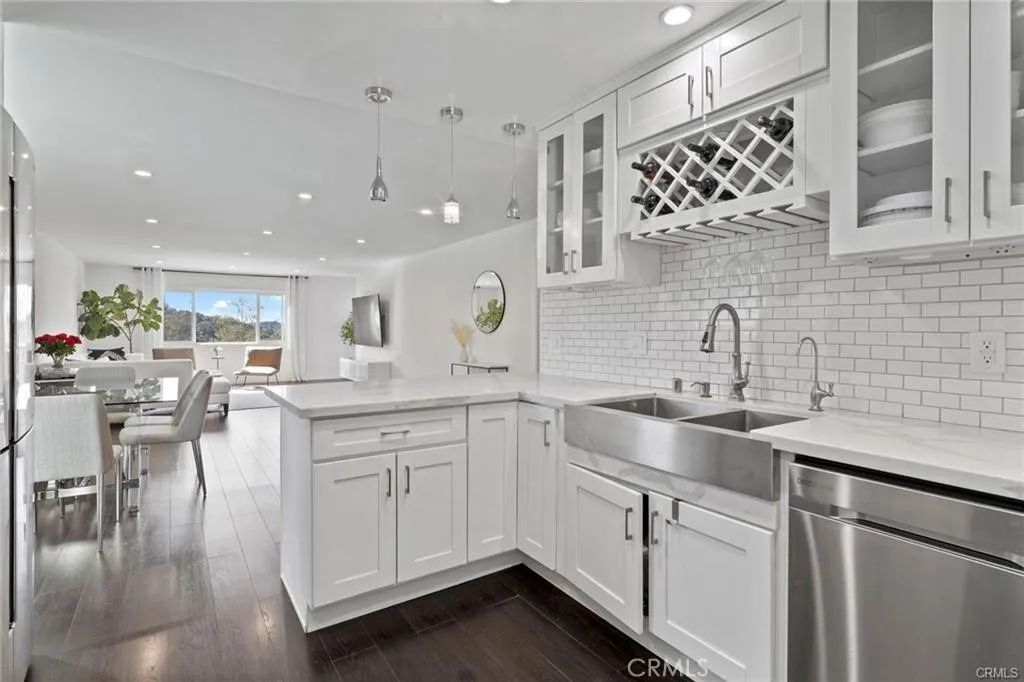 1935 Alpha Road 314, Glendale, CA 91208