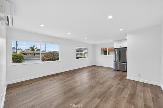 144 11th C, Seal Beach, CA 90740