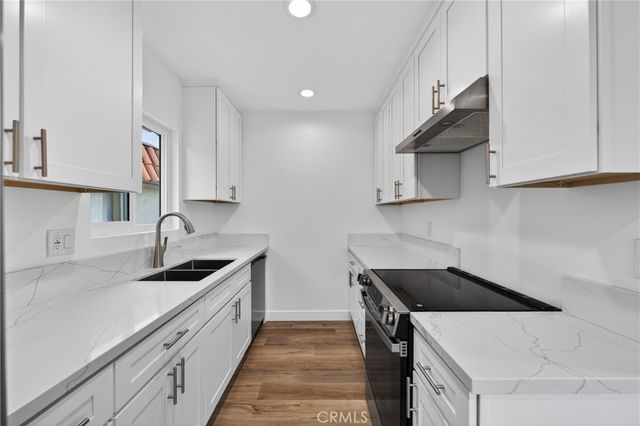 144 11th C, Seal Beach, CA 90740
