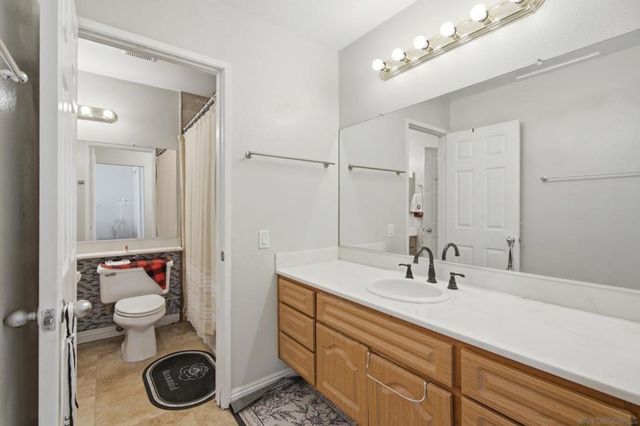 387 Deerfield 77, Irvine, CA 92606
