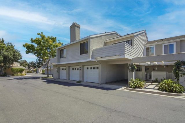 387 Deerfield 77, Irvine, CA 92606