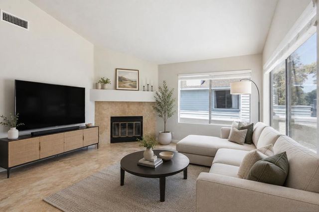 387 Deerfield 77, Irvine, CA 92606