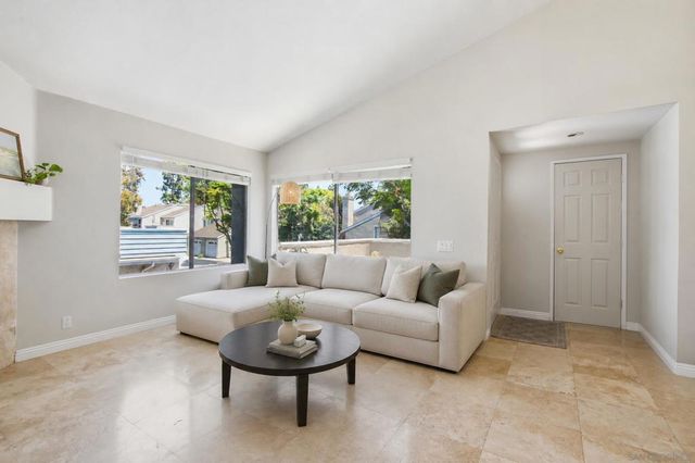 387 Deerfield 77, Irvine, CA 92606