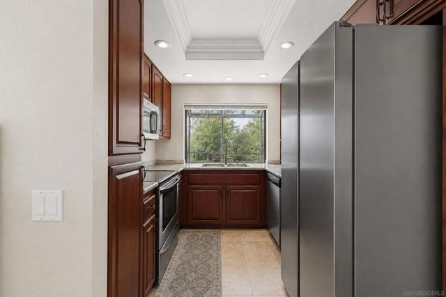 387 Deerfield 77, Irvine, CA 92606