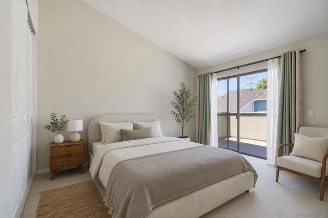 387 Deerfield 77, Irvine, CA 92606