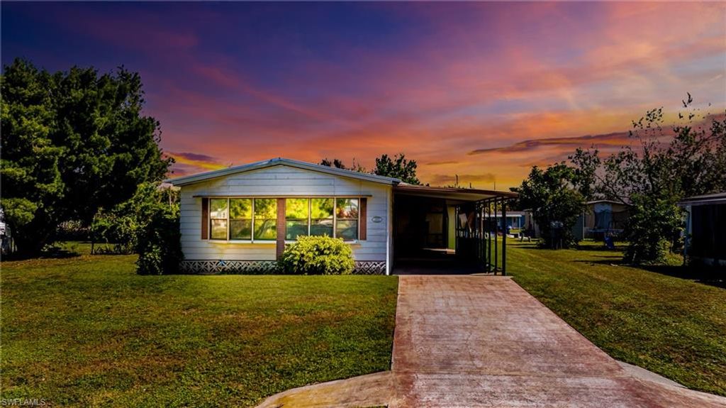 7627 Peyraud DR, North Fort Myers, FL 33917