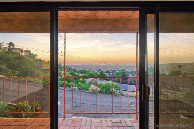 2017 Grand, Spring Valley, CA 91977