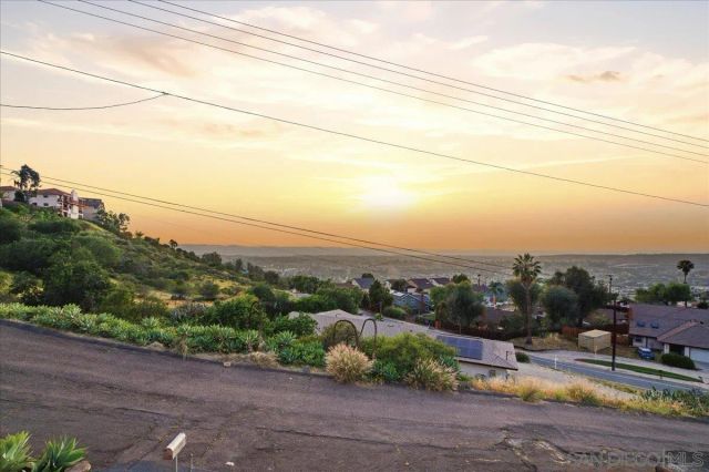 2017 Grand, Spring Valley, CA 91977