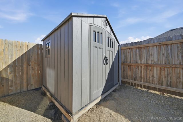 215 W 52nd Street, Sand Springs, OK 74063