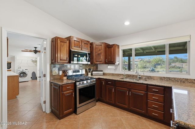 4821 N Calle Llanura, Tucson, AZ 85745