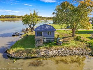 6809 Lakeshore Drive, Newport, MI 48166
