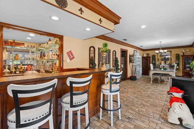 1225 Oak Dr, Kilgore, TX 75662