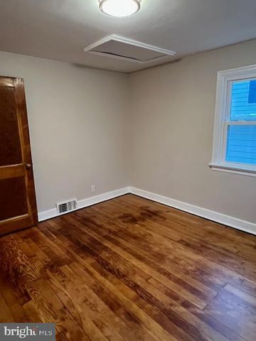 105 E 2ND AVE, Parkesburg, PA 19365