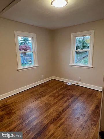 105 E 2ND AVE, Parkesburg, PA 19365