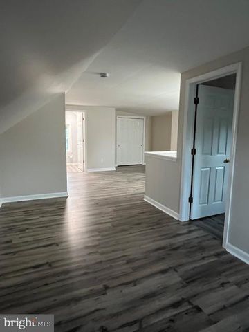 105 E 2ND AVE, Parkesburg, PA 19365