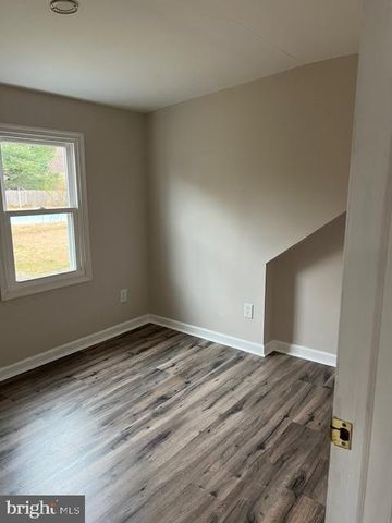 105 E 2ND AVE, Parkesburg, PA 19365