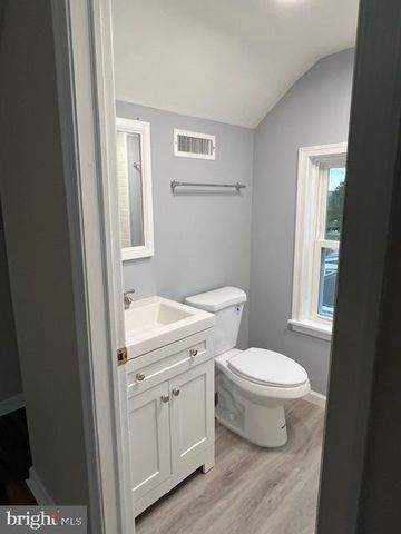 105 E 2ND AVE, Parkesburg, PA 19365