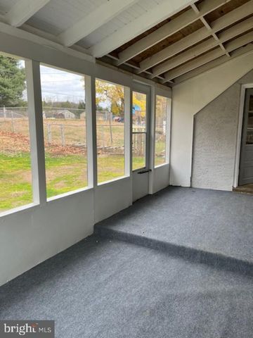 105 E 2ND AVE, Parkesburg, PA 19365