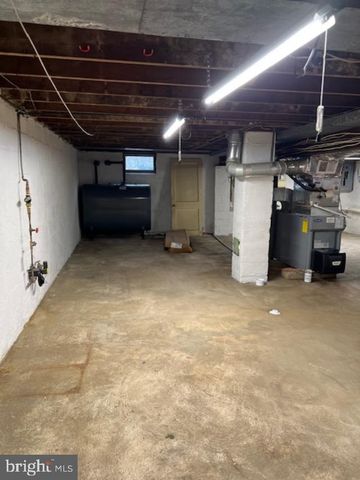 105 E 2ND AVE, Parkesburg, PA 19365