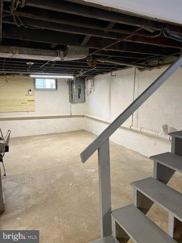 105 E 2ND AVE, Parkesburg, PA 19365