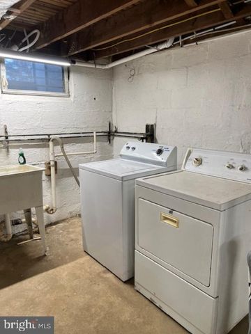 105 E 2ND AVE, Parkesburg, PA 19365