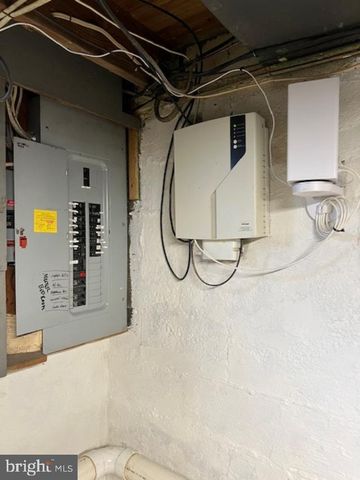 105 E 2ND AVE, Parkesburg, PA 19365