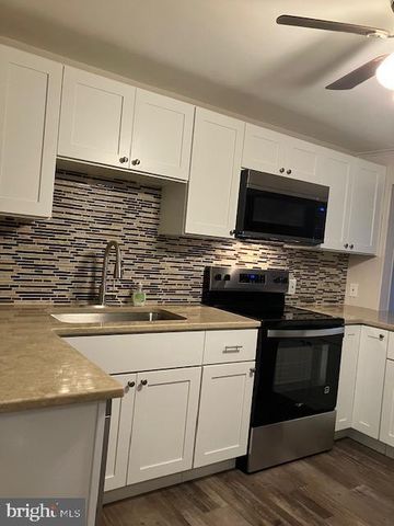 105 E 2ND AVE, Parkesburg, PA 19365