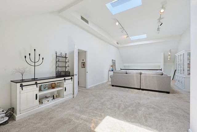 16 Valiant Way 16, Salem, MA 01970