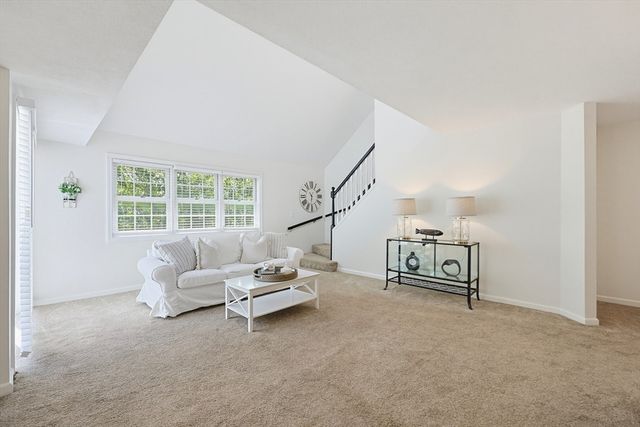 16 Valiant Way 16, Salem, MA 01970