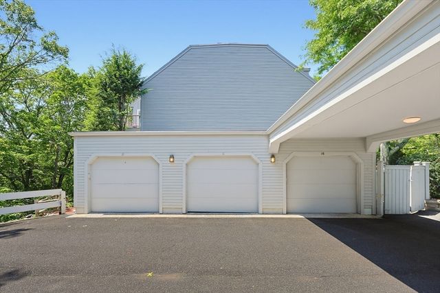 16 Valiant Way 16, Salem, MA 01970