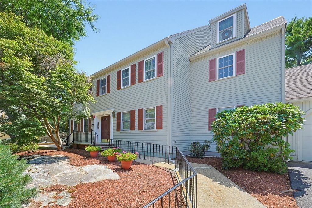 16 Valiant Way 16, Salem, MA 01970