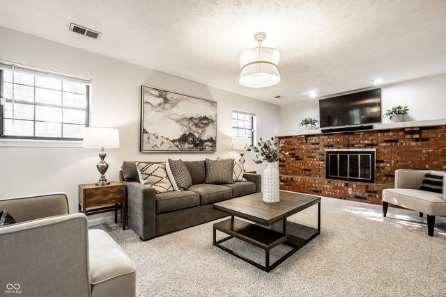 8815 Deer Run Drive, Indianapolis, IN 46256